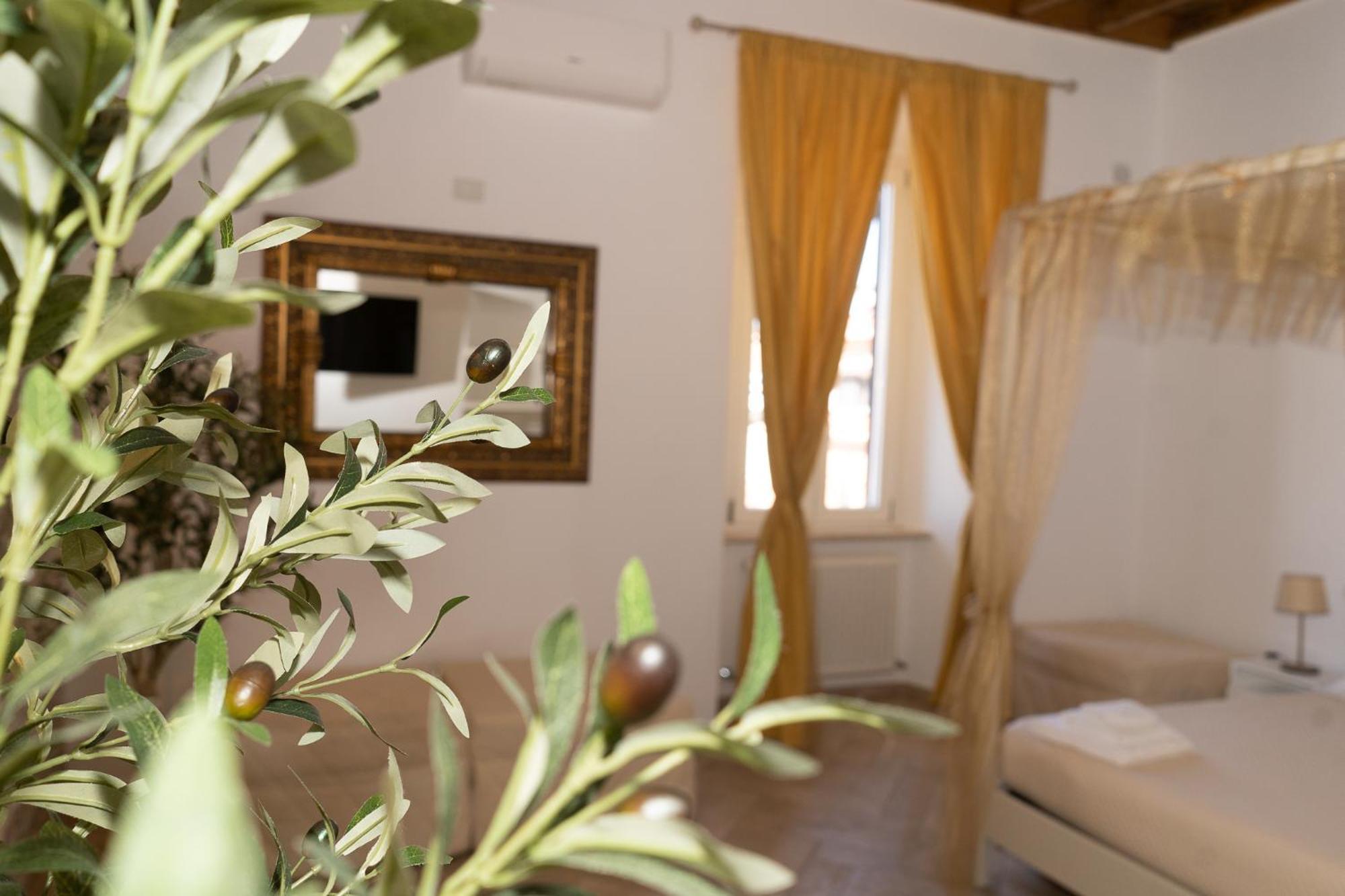 Le Boutique Luxury Rooms Diffused In Historic Center Ф'юмічіно Екстер'єр фото